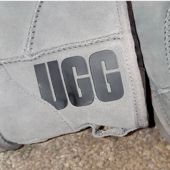 BRAND NEW W/O BOX SIZE 6 UGGS - Picture 4 of 6